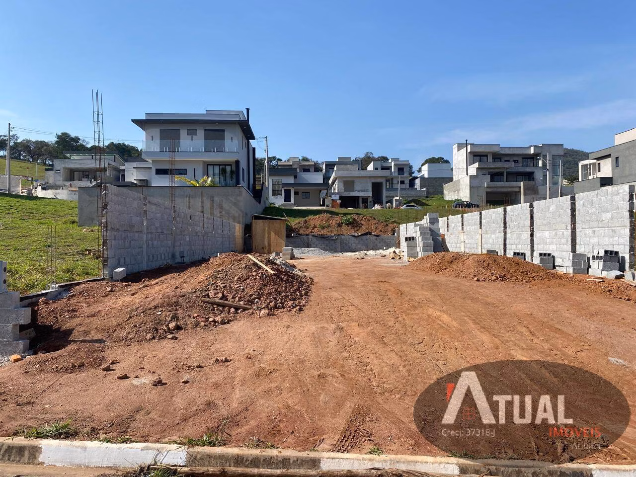 Terreno de 360 m² em Atibaia, SP