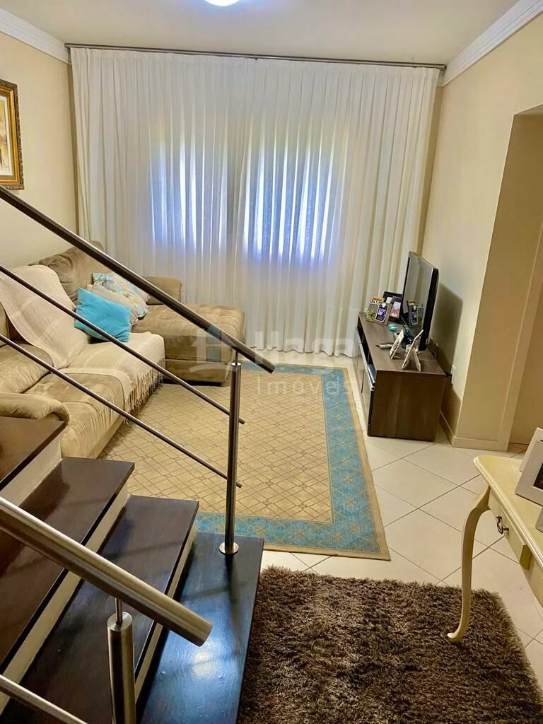 Casa de 1.253 m² em Brusque, SC