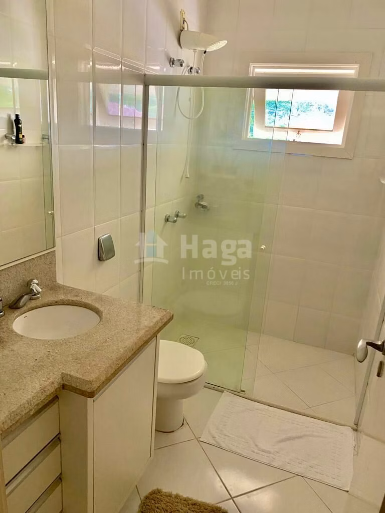 Casa de 1.253 m² em Brusque, SC