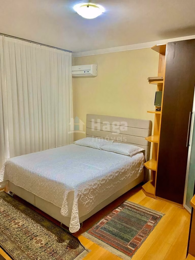Casa de 1.253 m² em Brusque, SC
