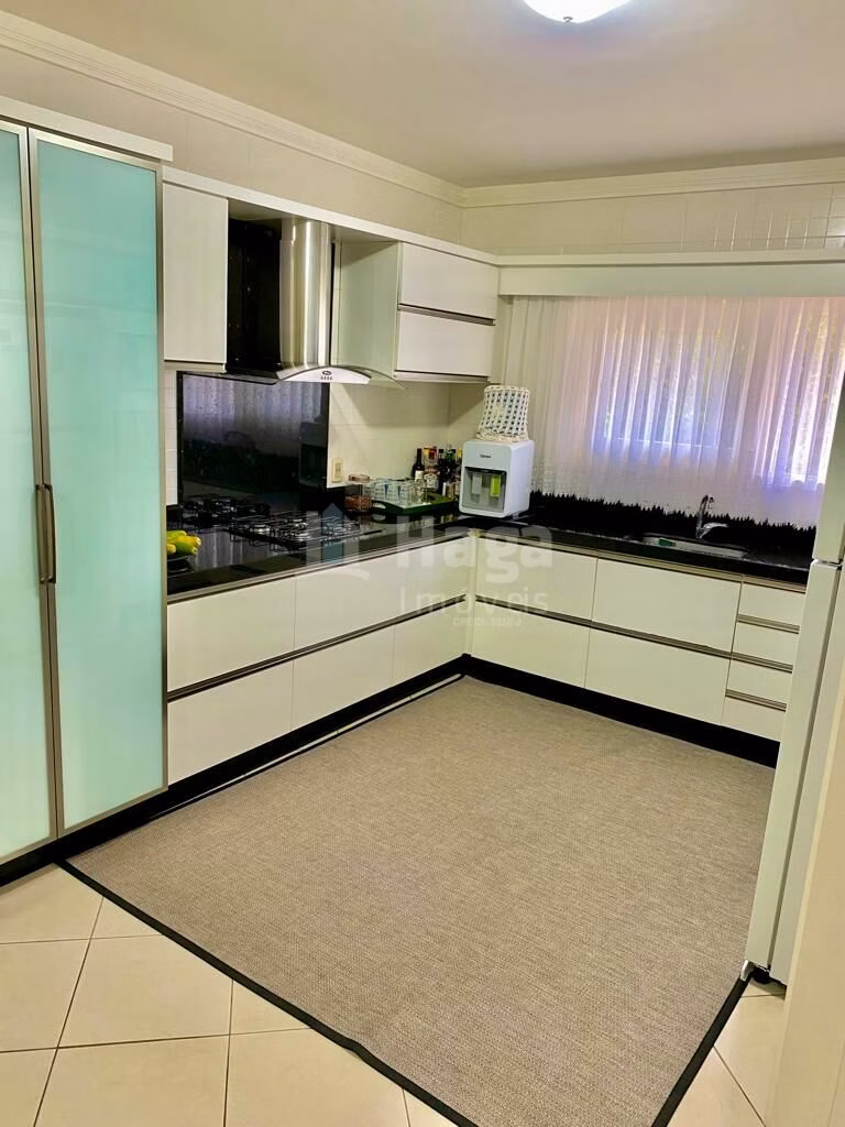 Casa de 1.253 m² em Brusque, SC