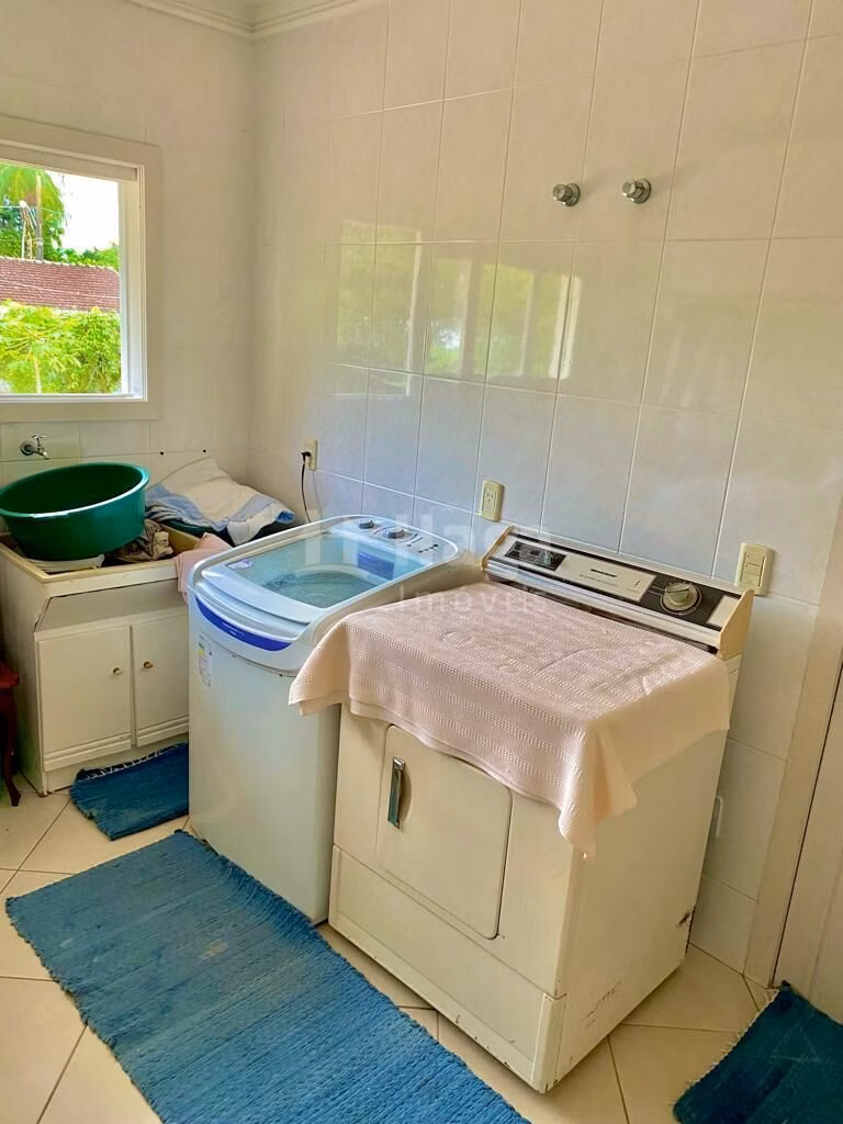 Casa de 1.253 m² em Brusque, SC