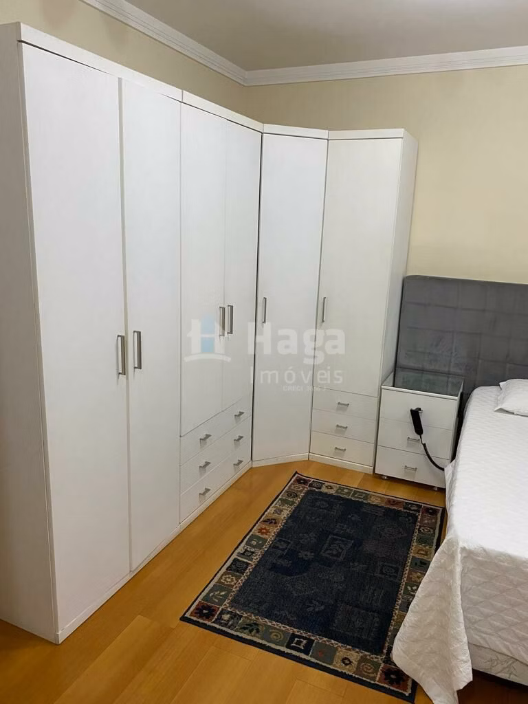Casa de 1.253 m² em Brusque, SC