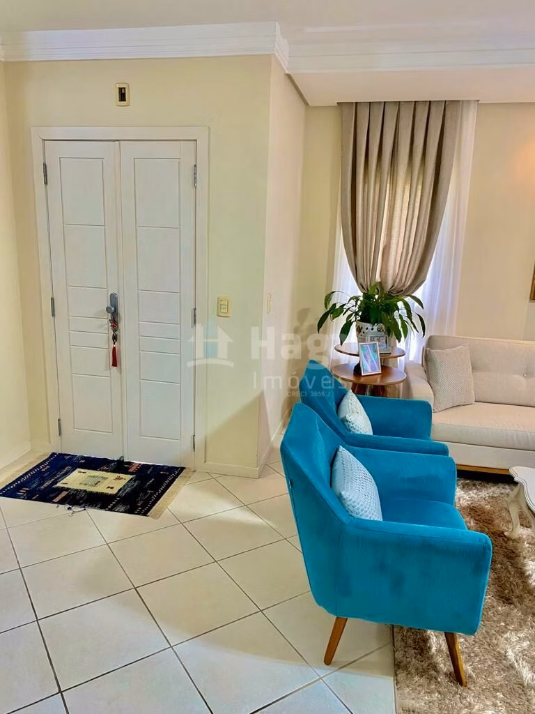 Casa de 1.253 m² em Brusque, SC