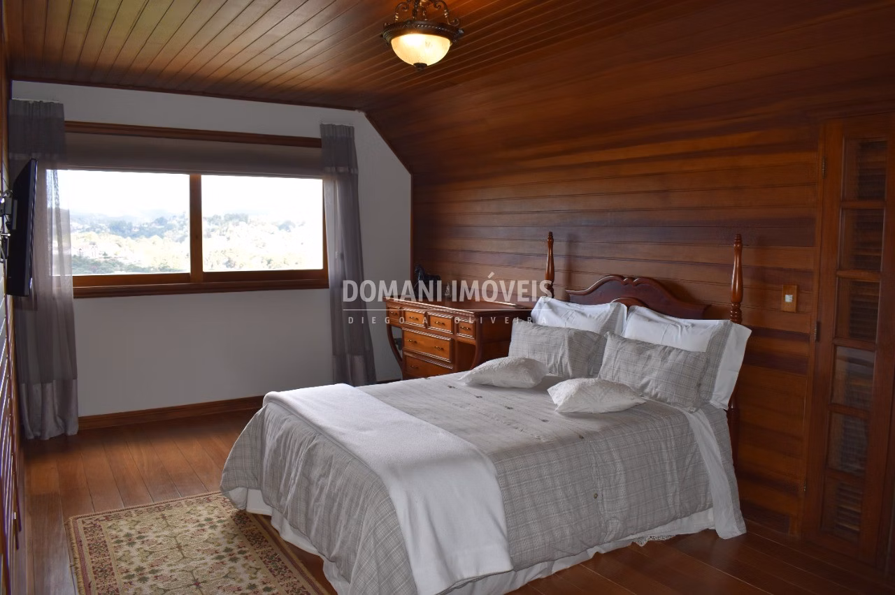 Casa de 1.460 m² em Campos do Jordão, SP