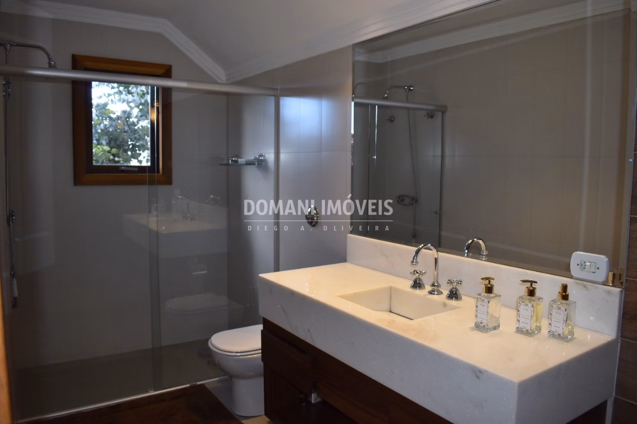Casa de 1.460 m² em Campos do Jordão, SP