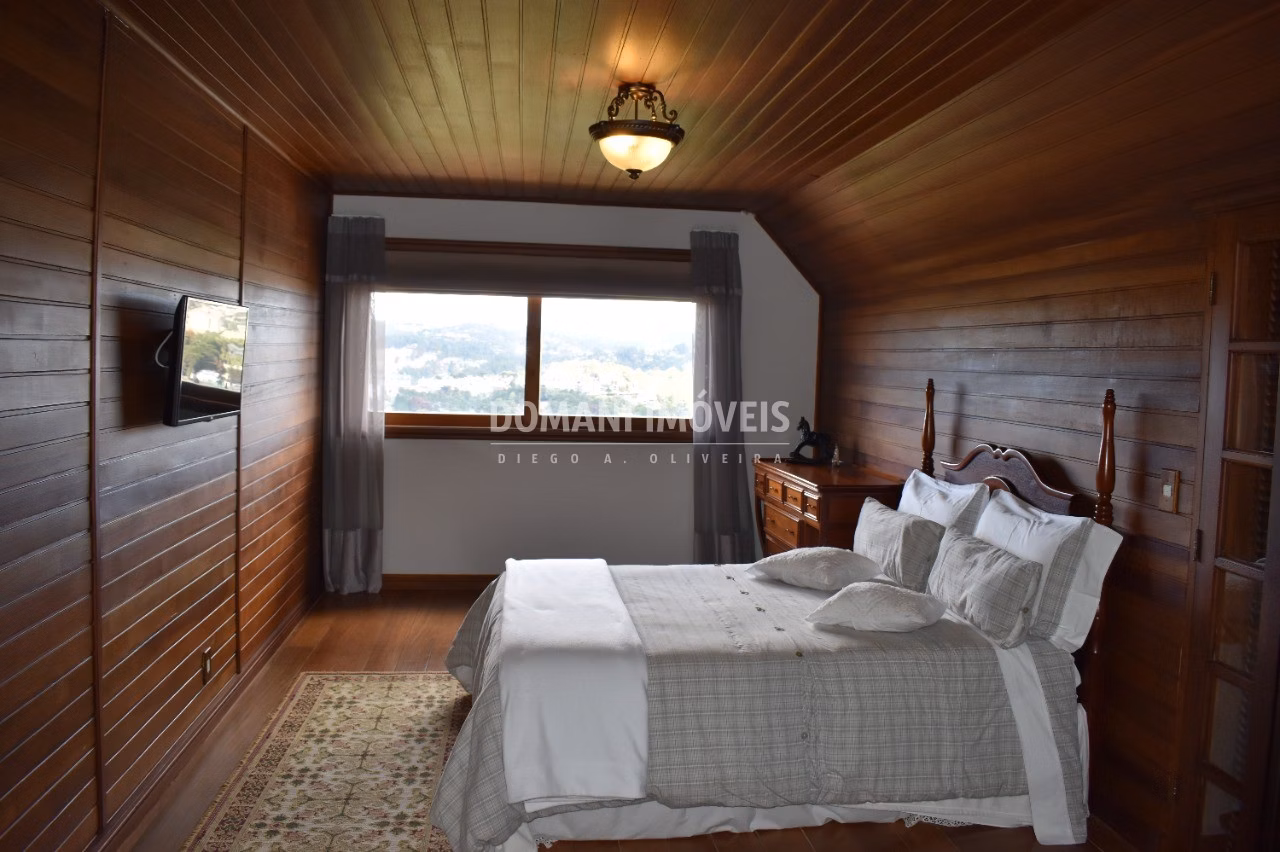 Casa de 1.460 m² em Campos do Jordão, SP