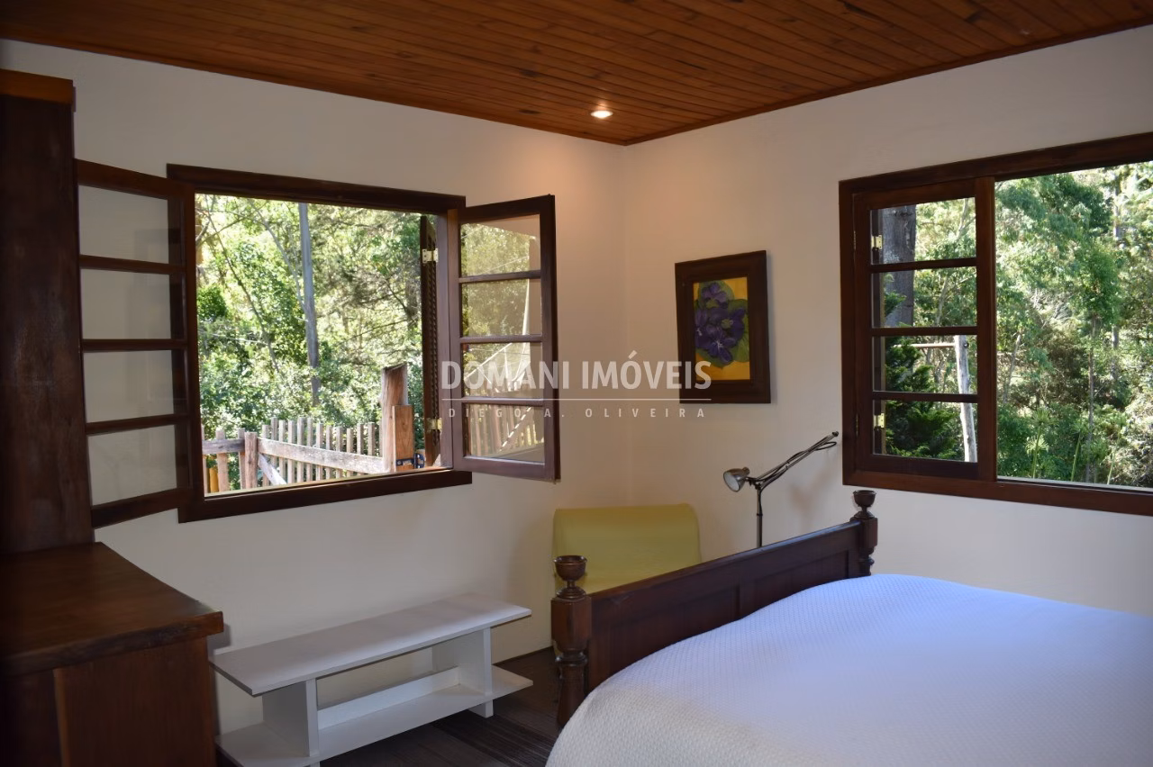 Casa de 2,000 m² em Campos do Jordão, SP