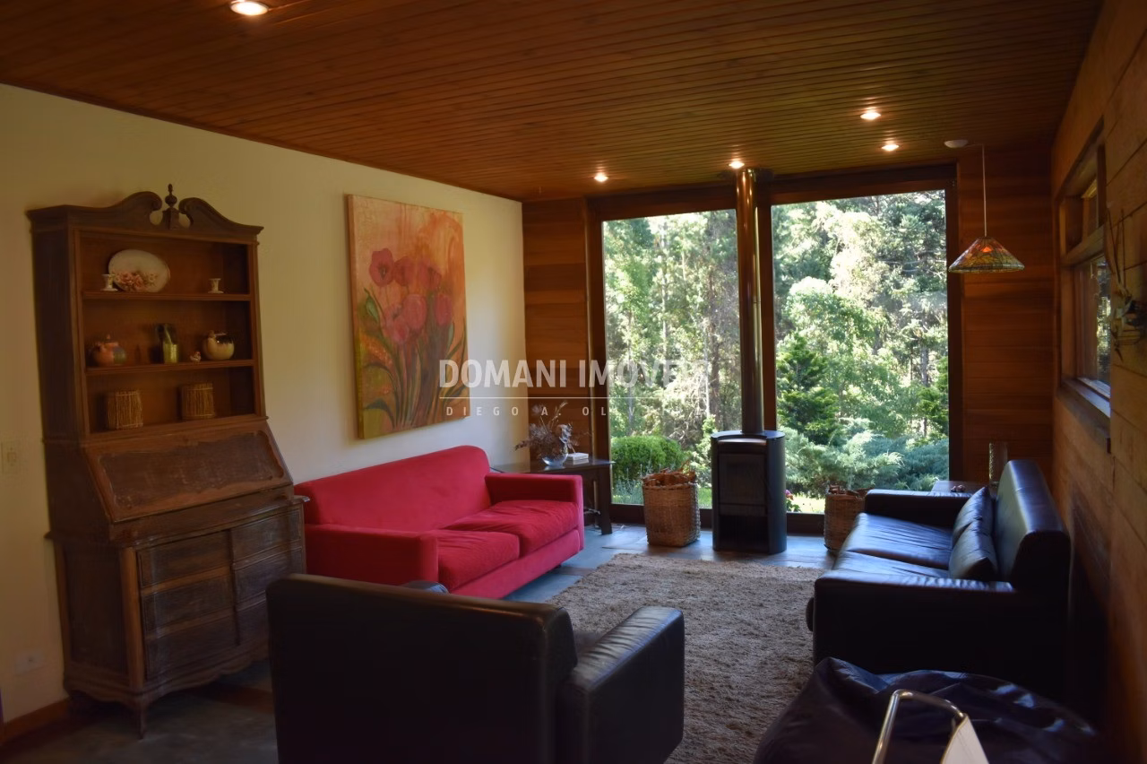 Casa de 2,000 m² em Campos do Jordão, SP