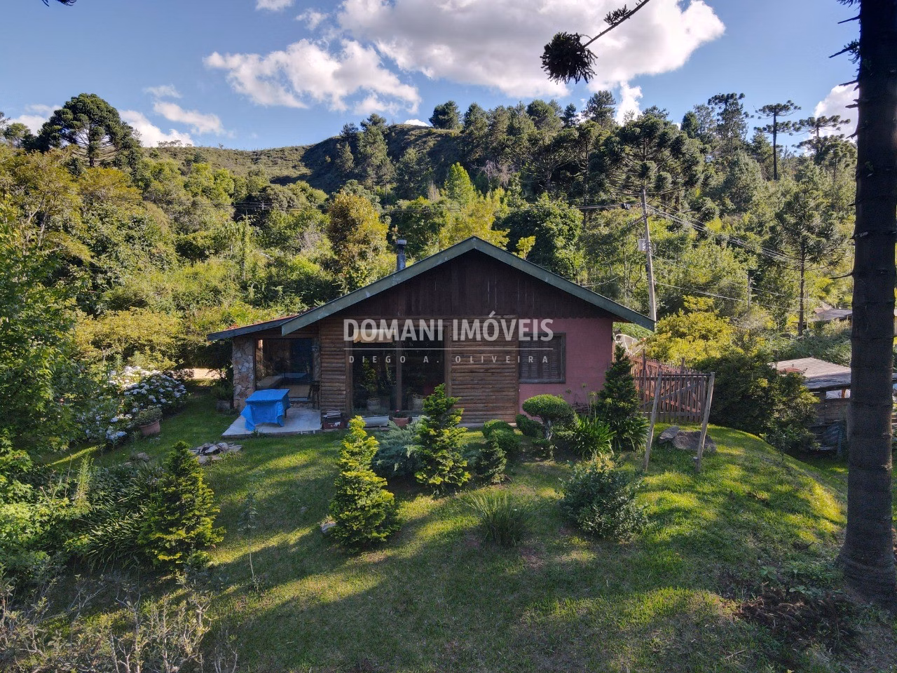 Casa de 2,000 m² em Campos do Jordão, SP