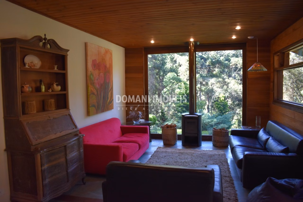 Casa de 2,000 m² em Campos do Jordão, SP