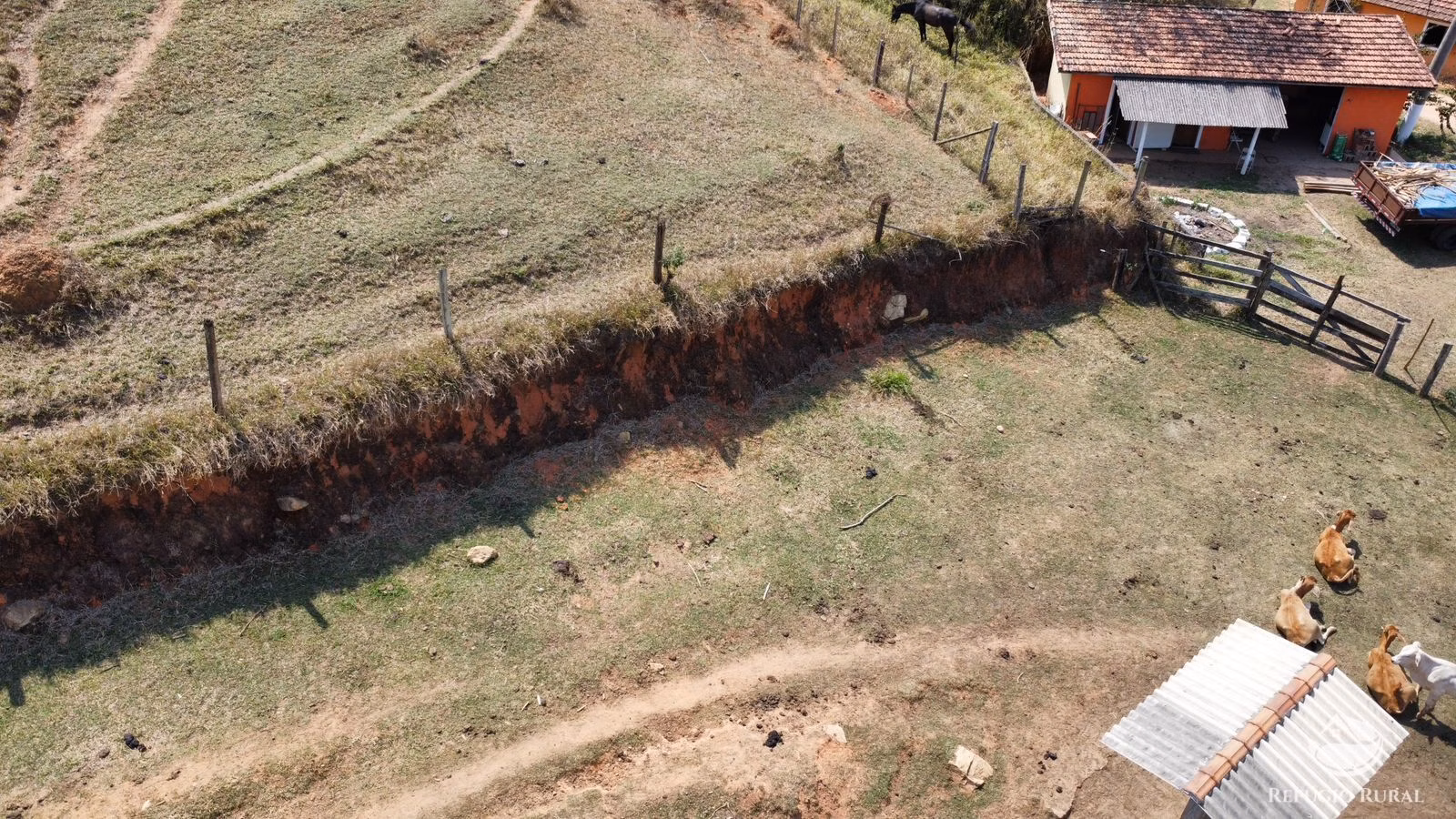 Sítio de 36 ha em Santa Branca, SP
