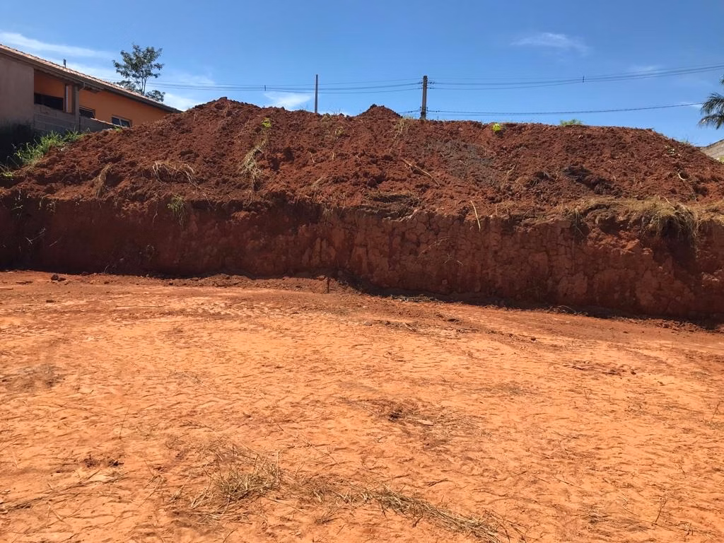 Terreno de 2.390 m² em Paraibuna, SP