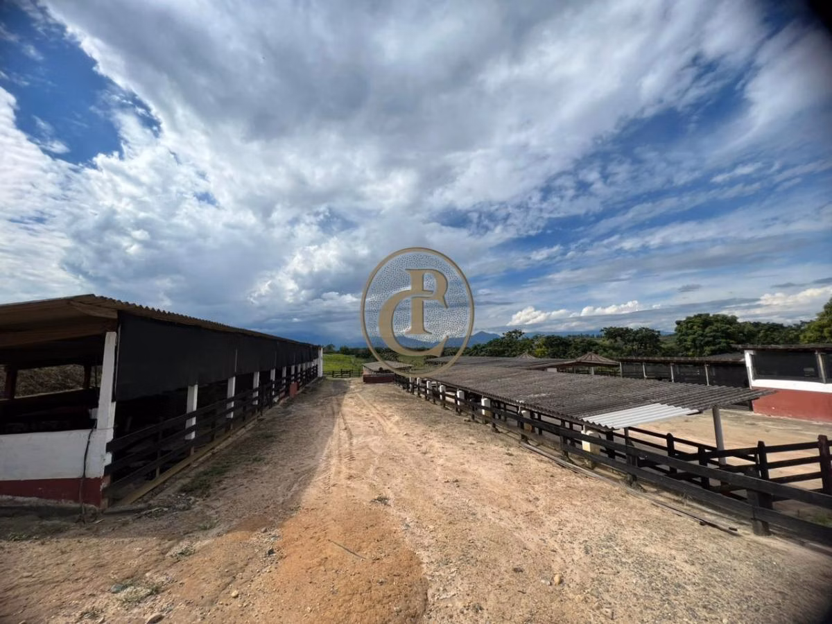 Farm zum Verkauf von 6.000 ha in Cachoeira Paulista, SP