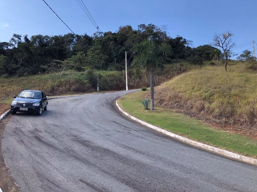 Terreno de 2.187 m² em Pouso Alegre, MG