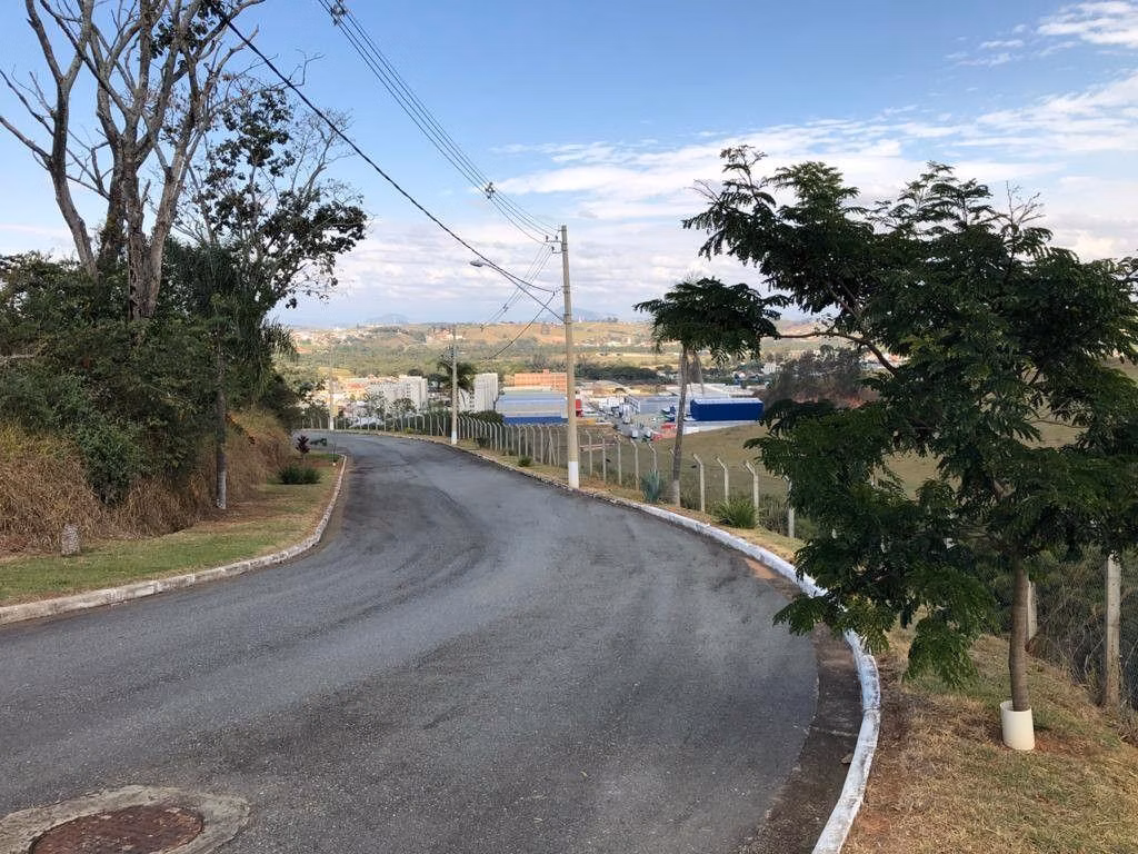 Terreno de 2.187 m² em Pouso Alegre, MG