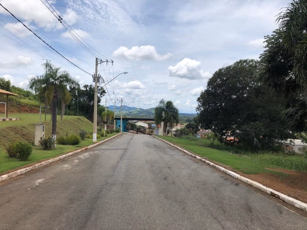 Terreno de 2.187 m² em Pouso Alegre, MG