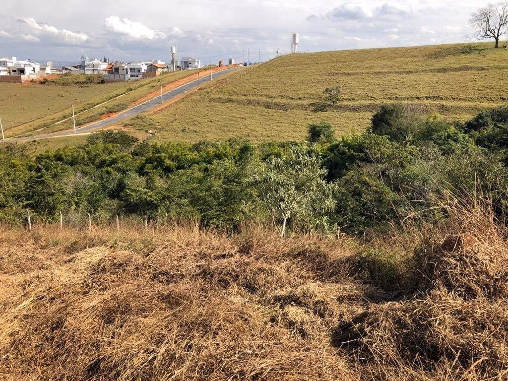 Terreno de 2.187 m² em Pouso Alegre, MG