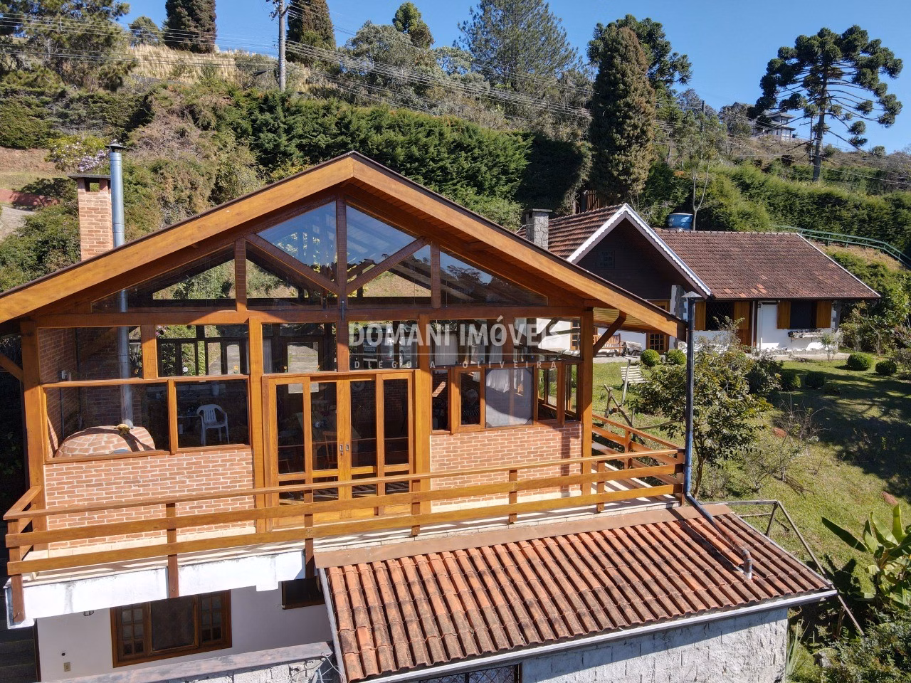 Casa de 1,210 m² em Campos do Jordão, SP