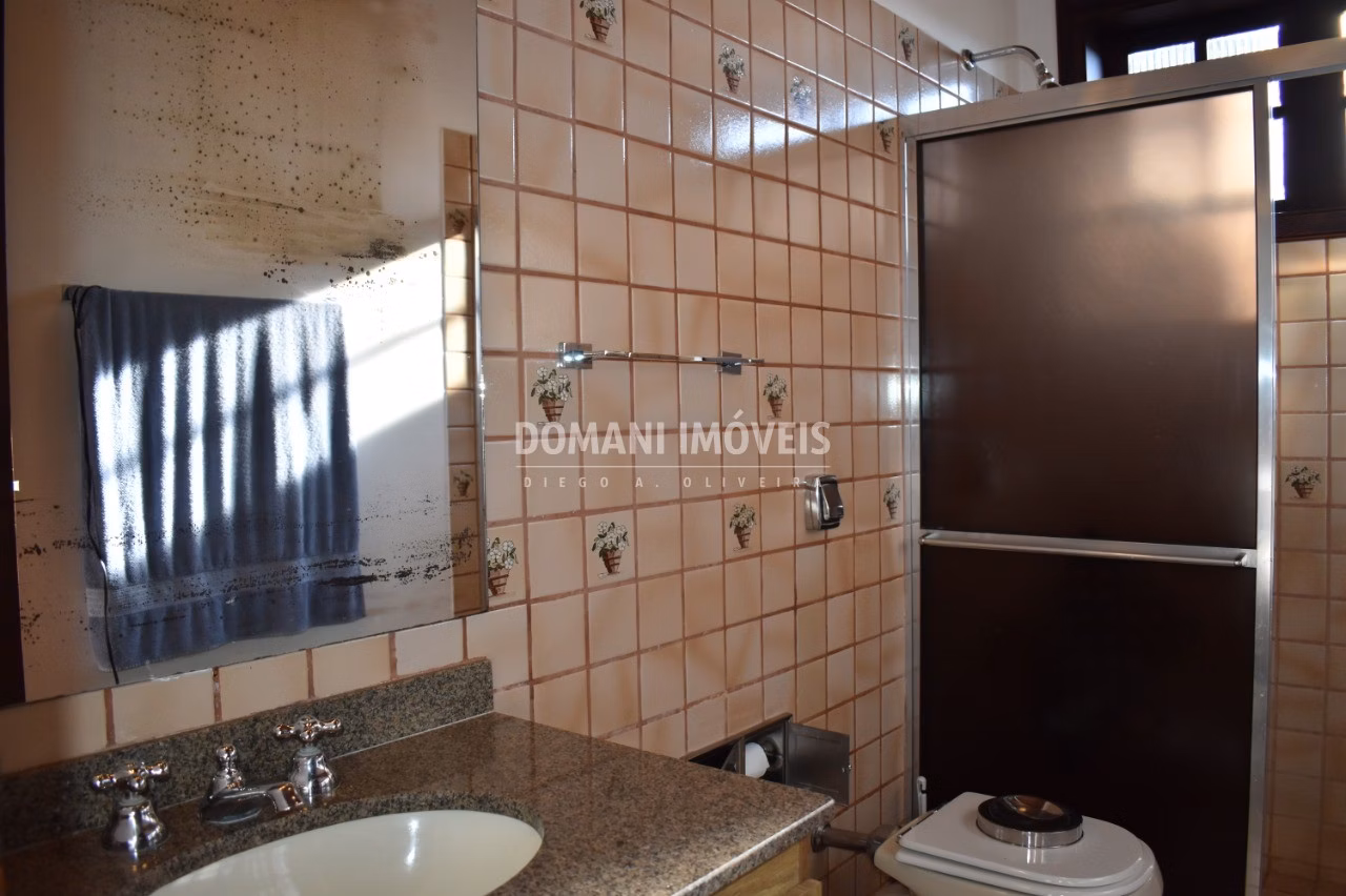 Casa de 2,500 m² em Campos do Jordão, SP