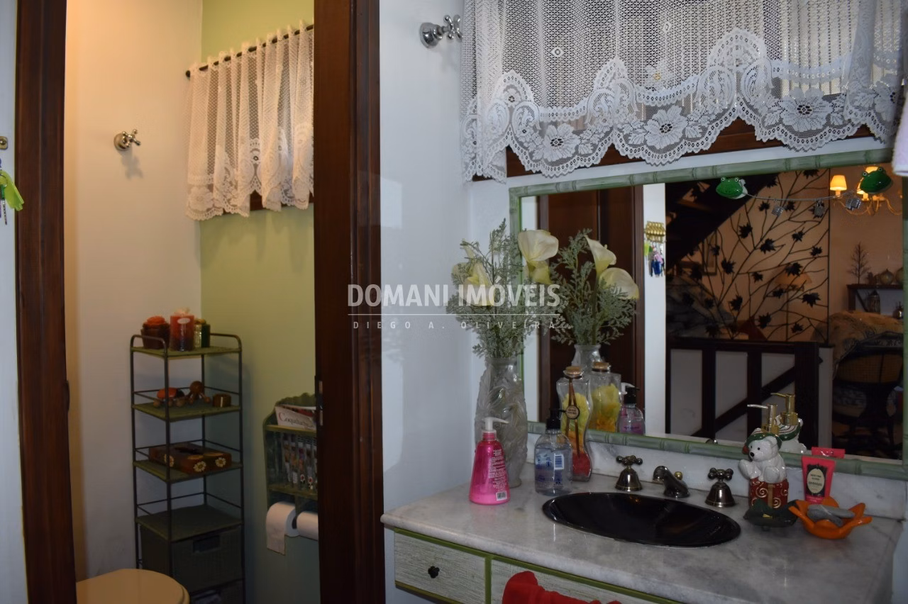 Casa de 2,500 m² em Campos do Jordão, SP