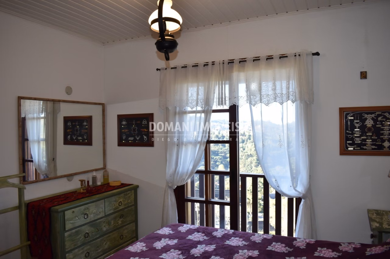 Casa de 2,500 m² em Campos do Jordão, SP