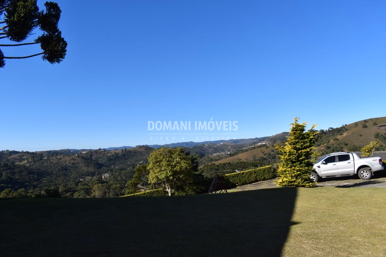 Casa de 2,500 m² em Campos do Jordão, SP