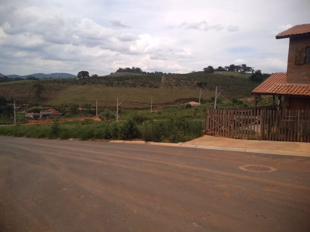 Terreno de 160 m² em Monte Sião, MG