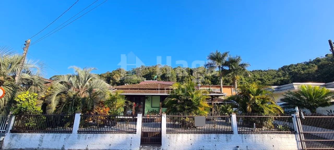 Casa de 440 m² em Brusque, SC