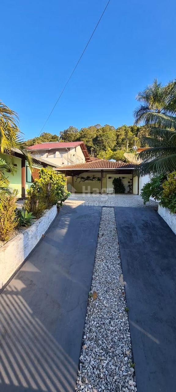 Casa de 440 m² em Brusque, SC