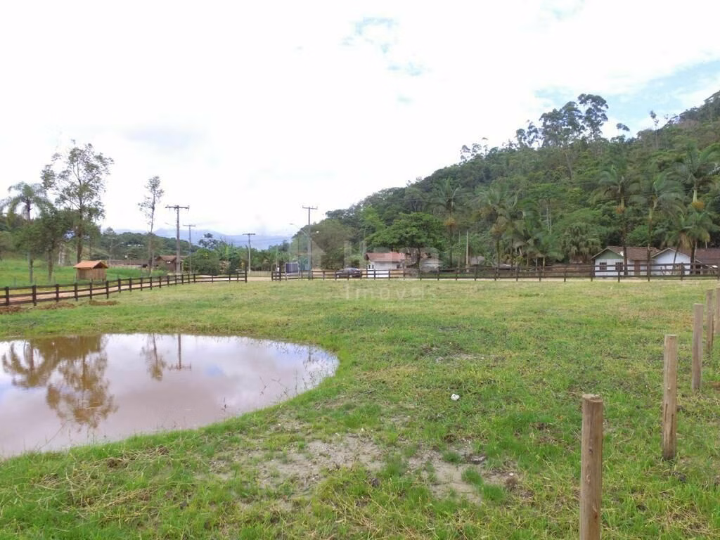 Chácara de 1.669 m² em Canelinha, SC