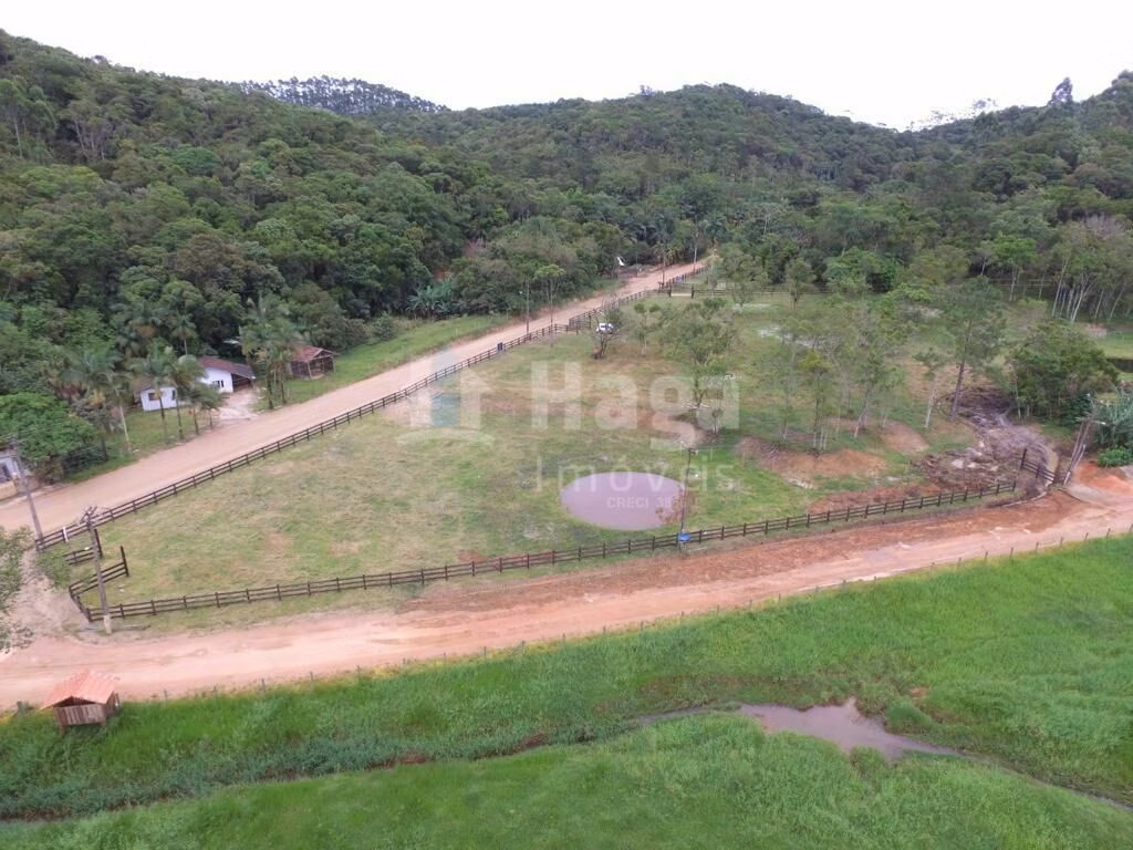 Chácara de 1.669 m² em Canelinha, SC