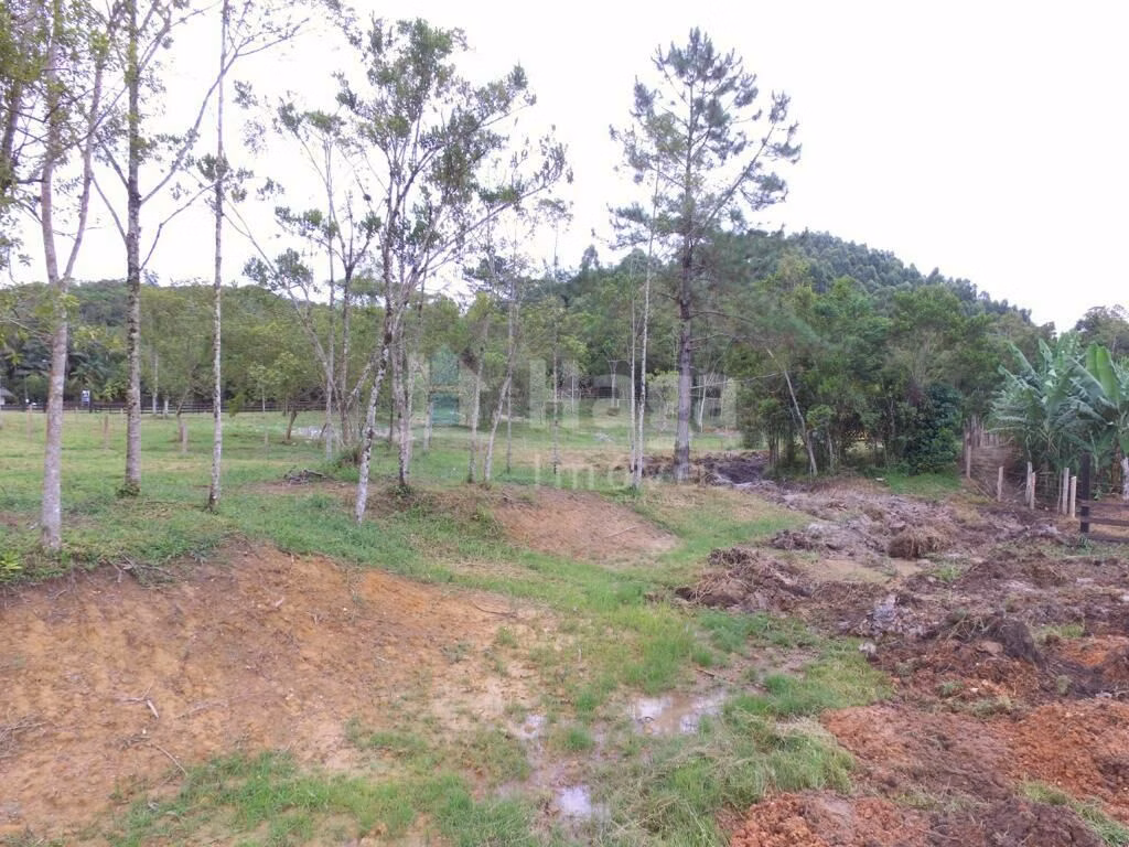 Chácara de 1.669 m² em Canelinha, SC