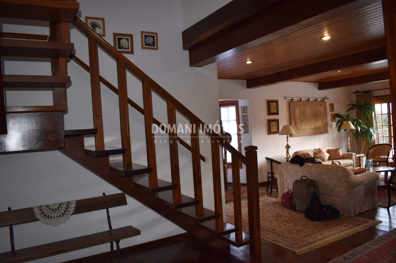 Casa de 7.880 m² em Campos do Jordão, SP
