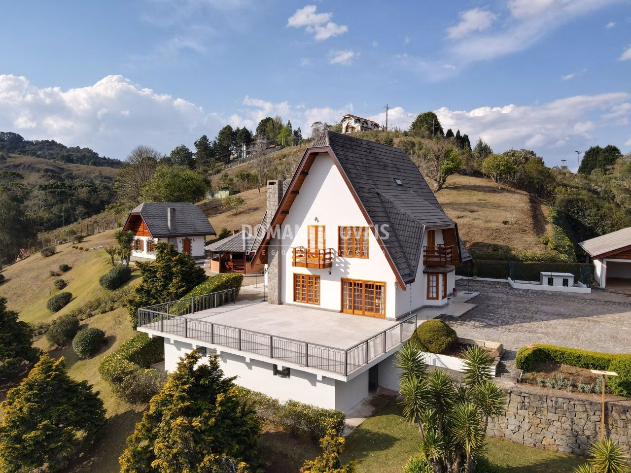 Casa de 7.880 m² em Campos do Jordão, SP