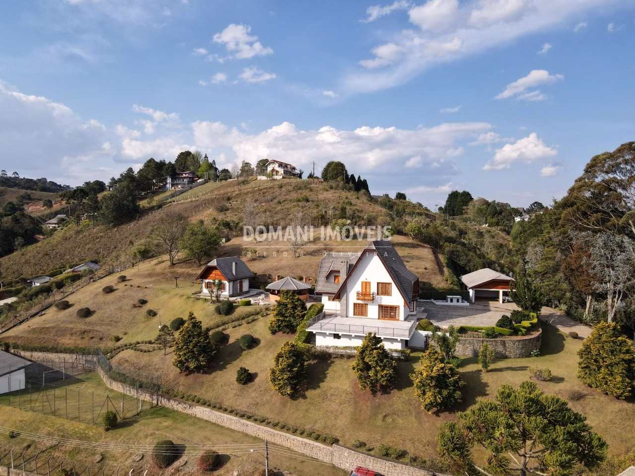 Casa de 7.880 m² em Campos do Jordão, SP