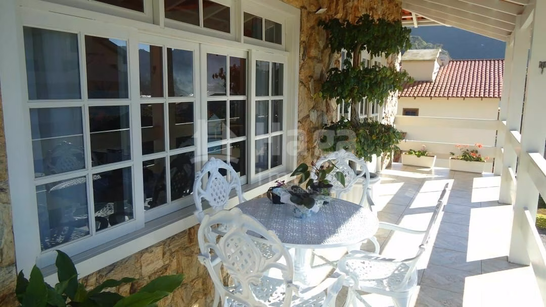 Casa de 561 m² em Brusque, SC