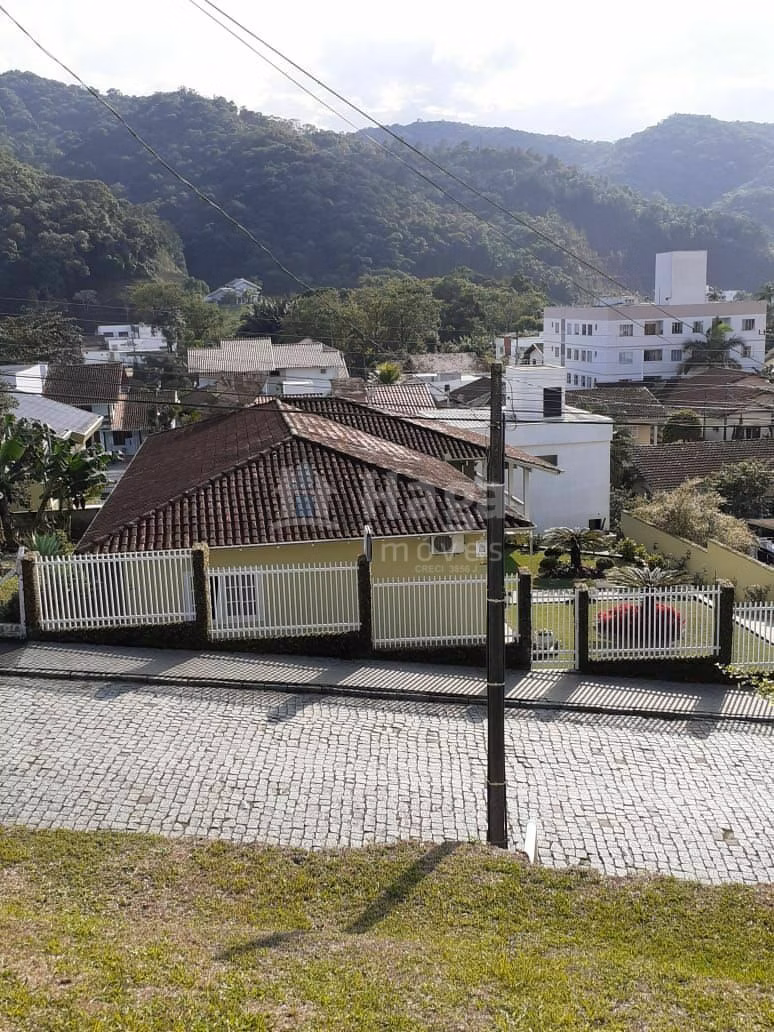 Casa de 561 m² em Brusque, SC