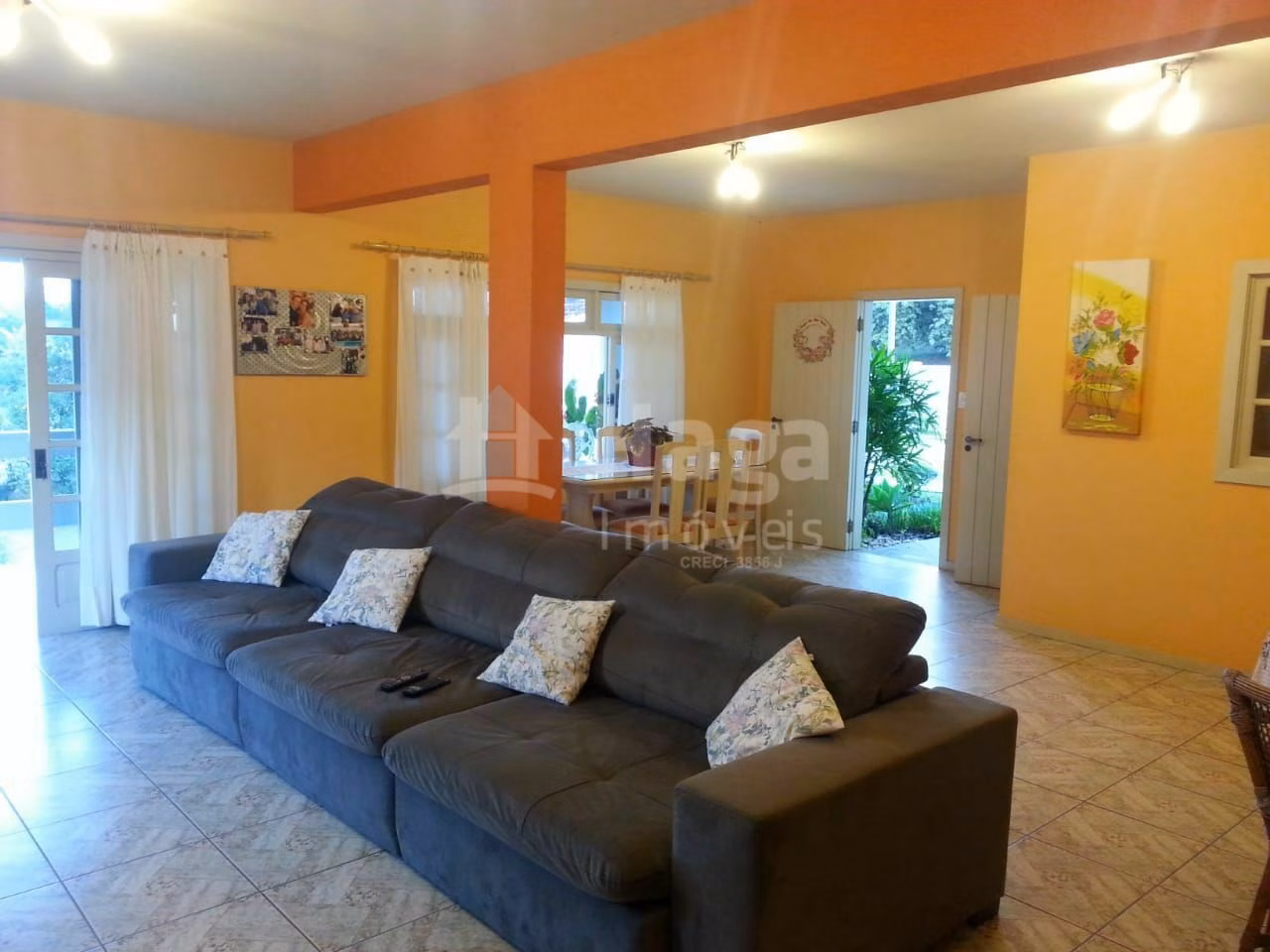 Casa de 561 m² em Brusque, SC