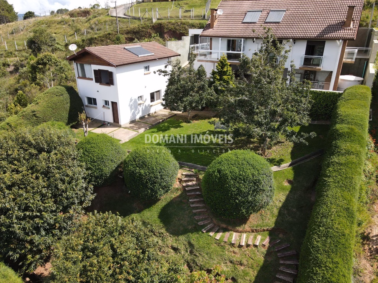 Casa de 1,010 m² em Campos do Jordão, SP