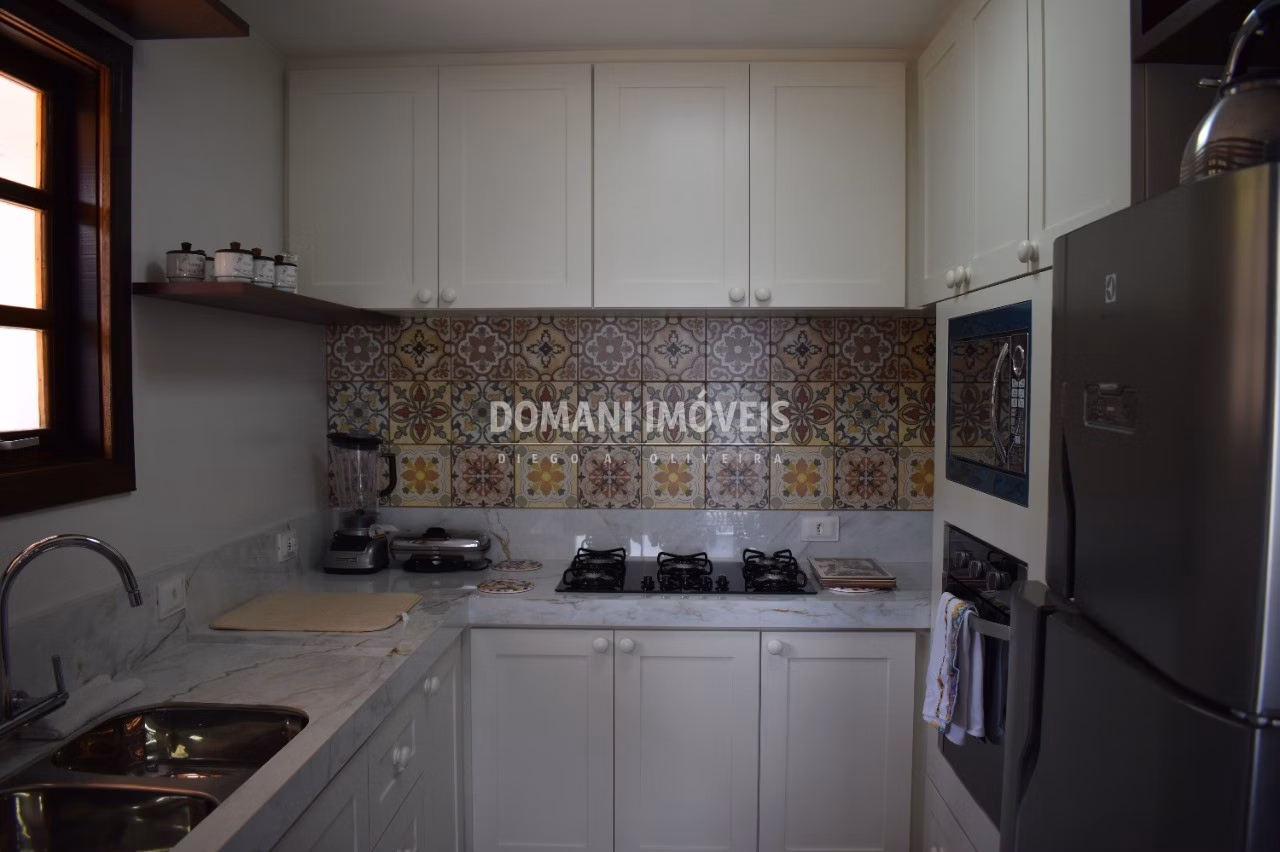 Casa de 1,010 m² em Campos do Jordão, SP