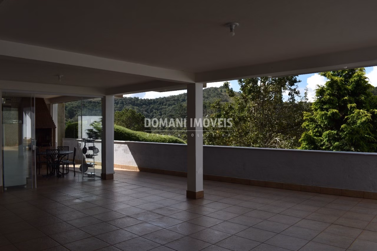 Casa de 1,010 m² em Campos do Jordão, SP
