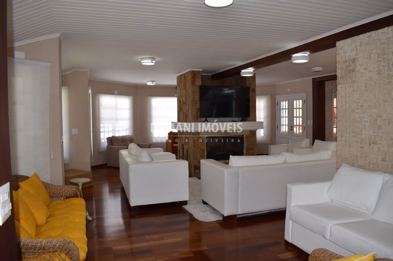 House of 1,040 m² in Campos do Jordão, SP, Brazil