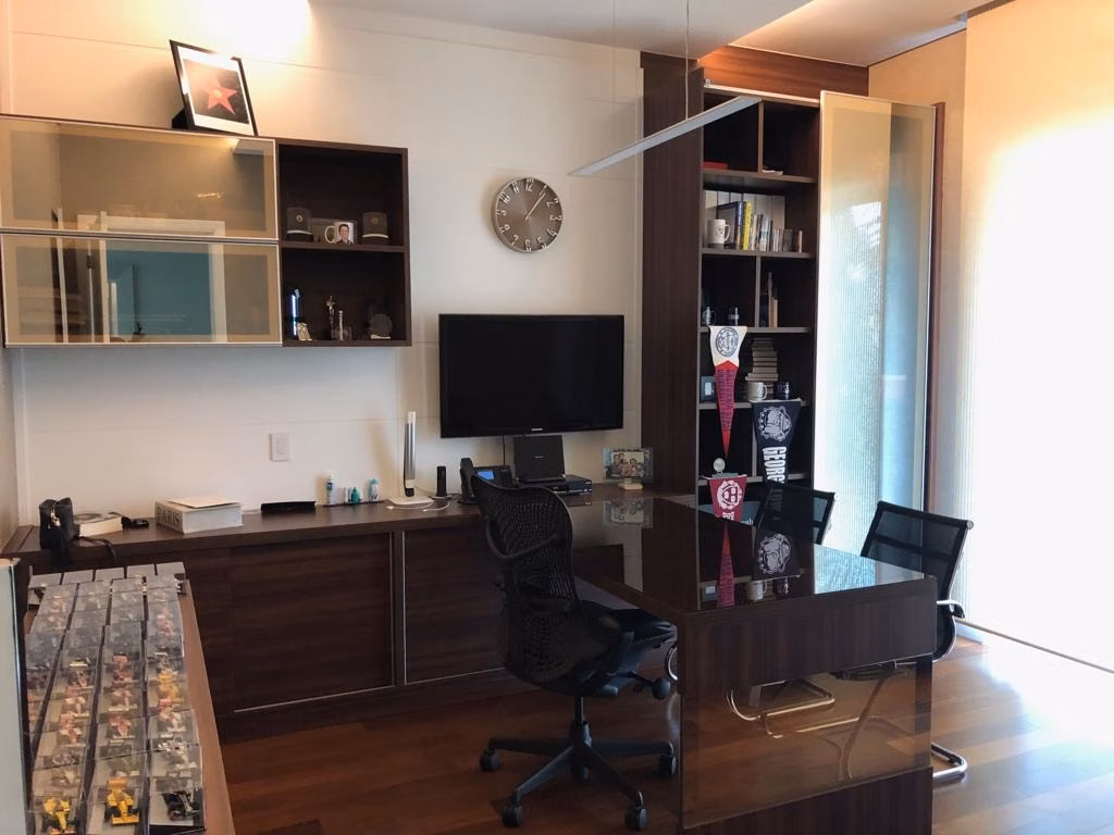 Casa de 525 m² em Santana de Parnaíba, SP