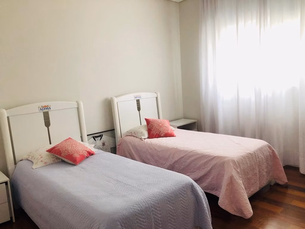 Casa de 525 m² em Santana de Parnaíba, SP
