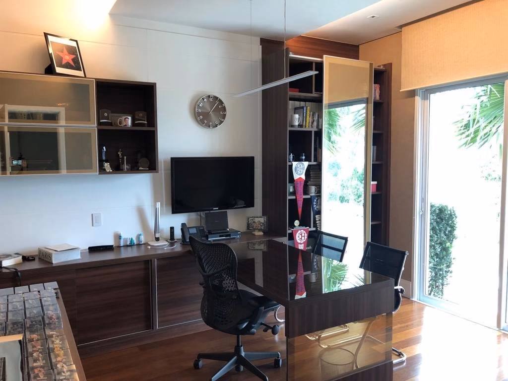 Casa de 525 m² em Santana de Parnaíba, SP
