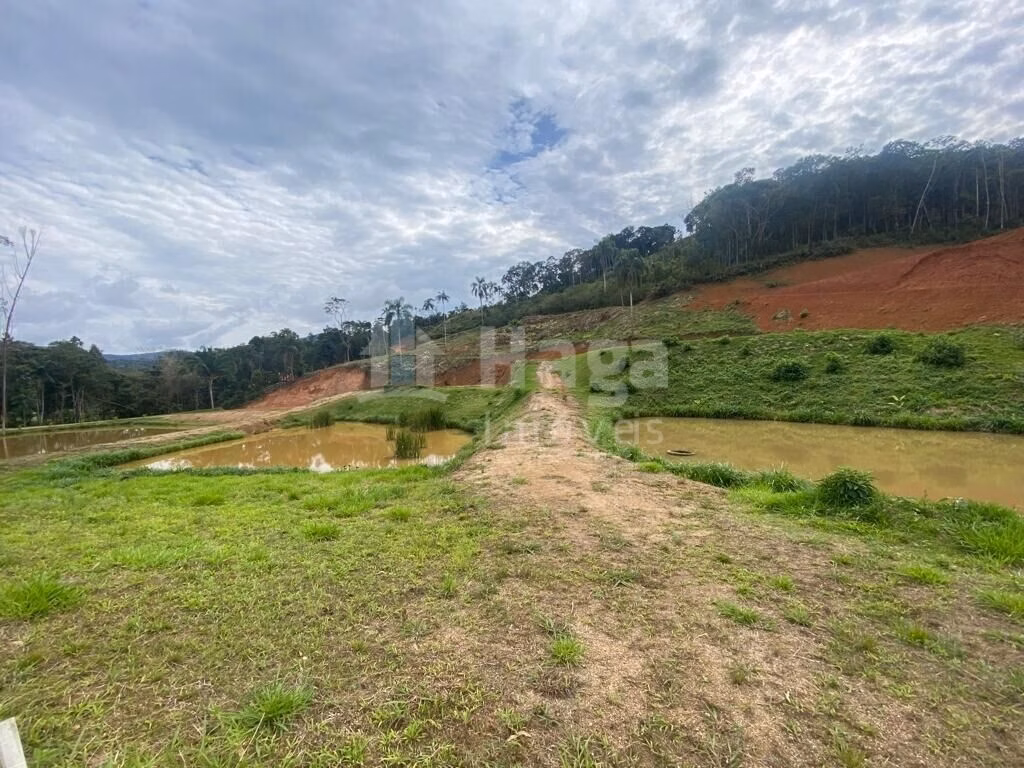 Chácara de 2.300 m² em Canelinha, SC