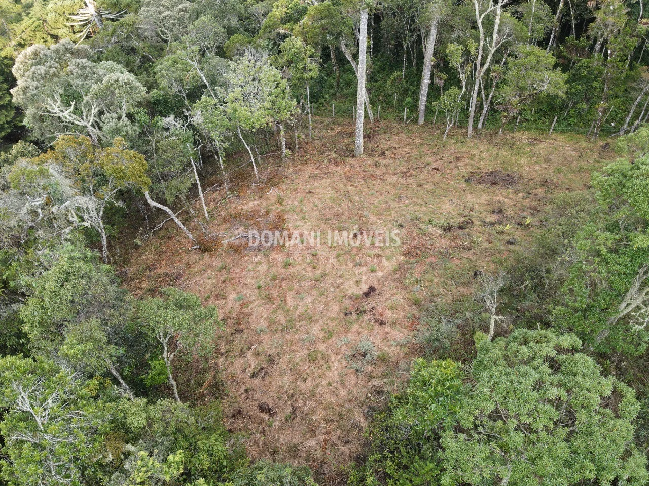 Terreno de 1.060 m² em Campos do Jordão, SP