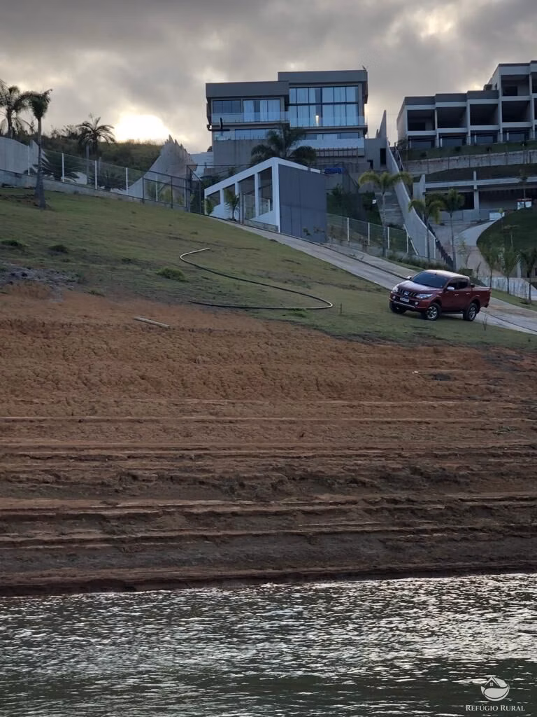 Chácara de 3.500 m² em Igaratá, SP