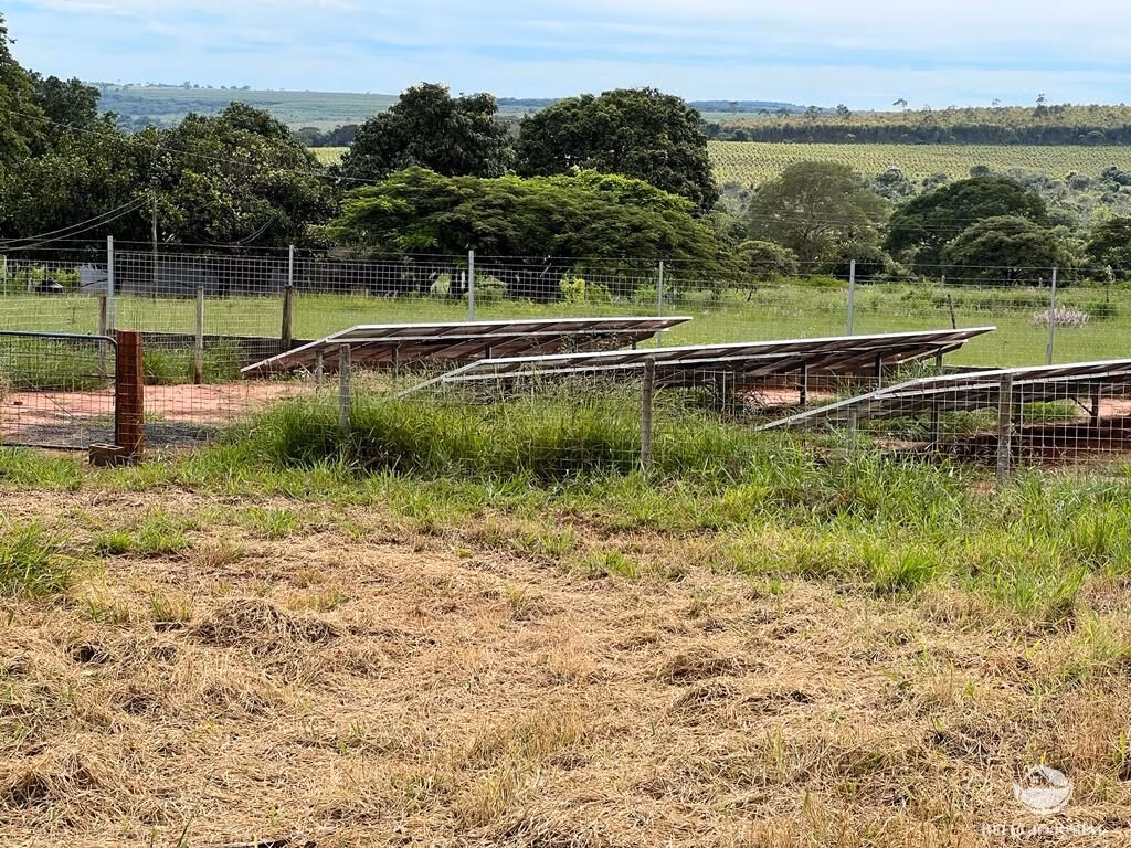 Sítio de 68 ha em Prata, MG